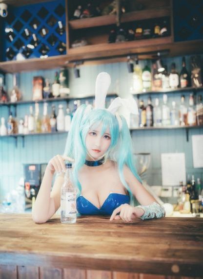 厨房大战刚结婚的少妇在线观看