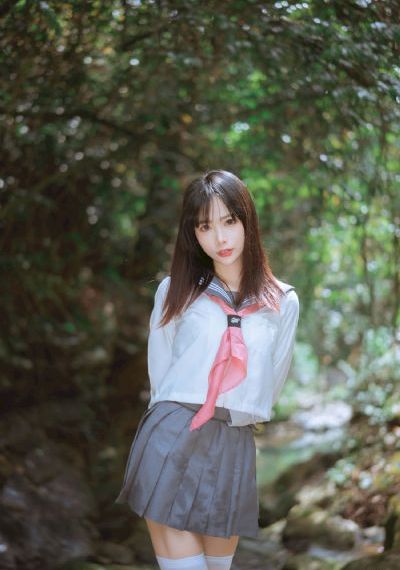 娇小亚洲人被黑人