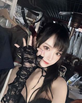 电影湿濡的女人